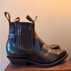 Diego’s Hecho en Mexico dark brown women’s size 9 western ankle boots
